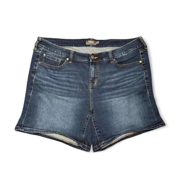 Torrid Women’s Denim Jean Shorts Size 18 Blue Stretch #FeelTheFit - Picture 1 of 6